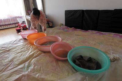 麟游楼上漏水，住户失联，小区没物管，业主维权难！律师来支招……